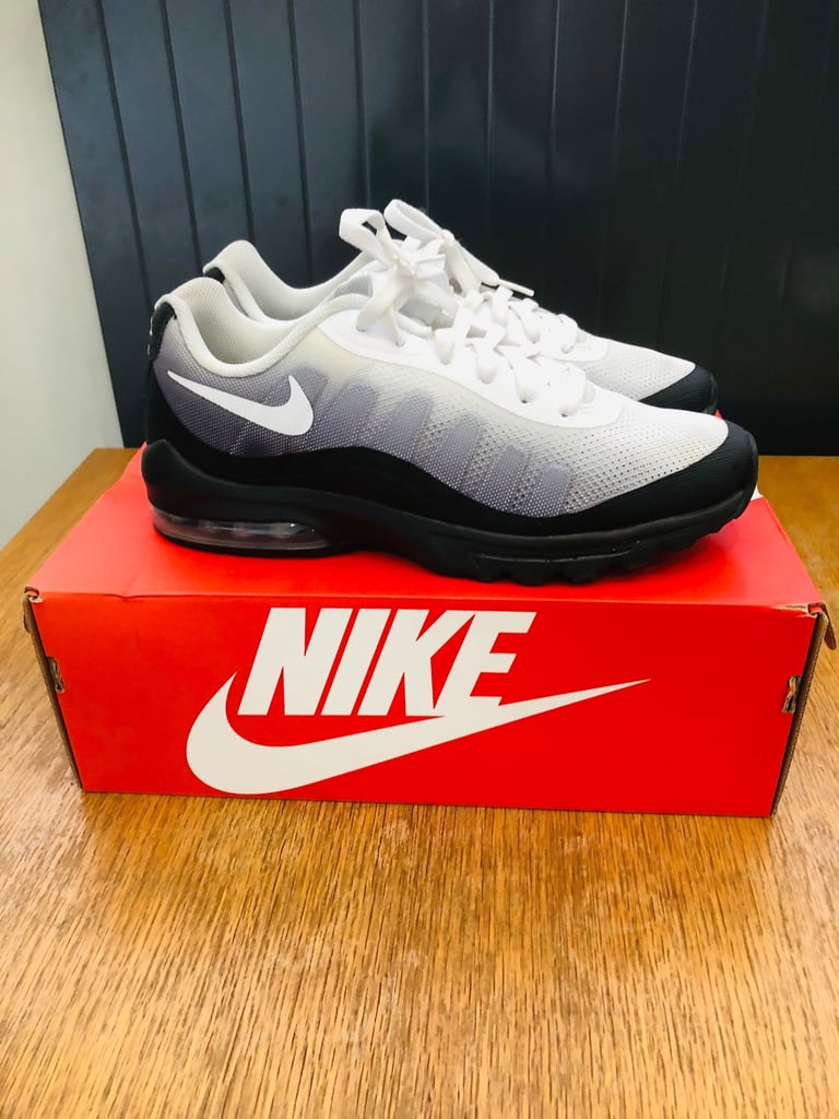 Nike Air Max Invigor Trainers size 8 Men’s – £40 (Negotiable)