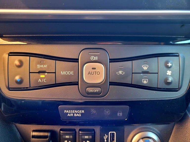 2019 Nissan Leaf 40kWh Tekna Hatchback 5dr Electric Auto (150 ps) Hatchback ELECTRIC Automatic
