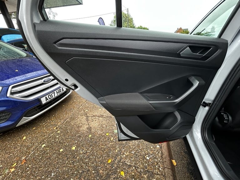 2018 Volkswagen T-Roc 1.6 TDI SE SUV 5dr Diesel Manual Euro 6 (s/s) (115 ps) HATCHBACK Diesel Manual