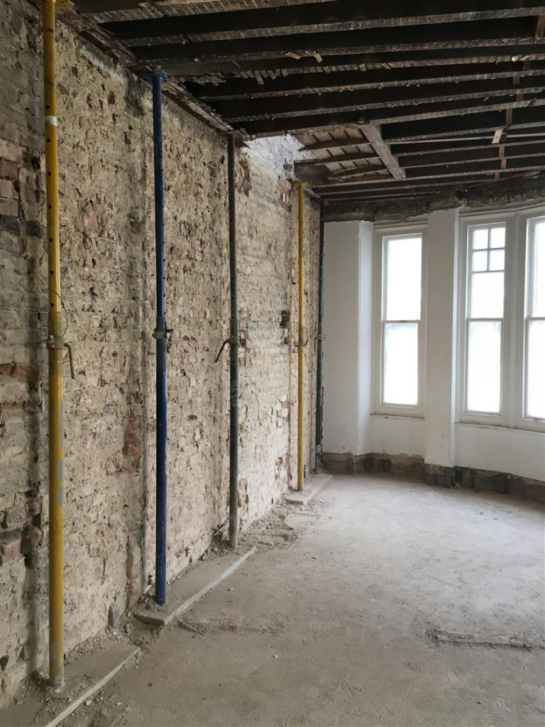 image for STRIPOUTS - RIPOUTS DEMOLITION - LIFT - REMOVAL  LONDON WIDE
