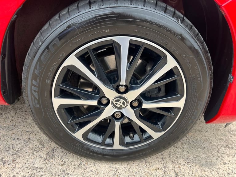 2019 Toyota Yaris 1.5 VVT-i Icon Tech 5dr HATCHBACK PETROL Manual
