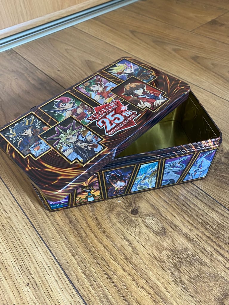 Yu-Gi-Oh 25th Anniversary Tin Duelling Heroes 2020 Storage Collectors tin + 19 CARDS