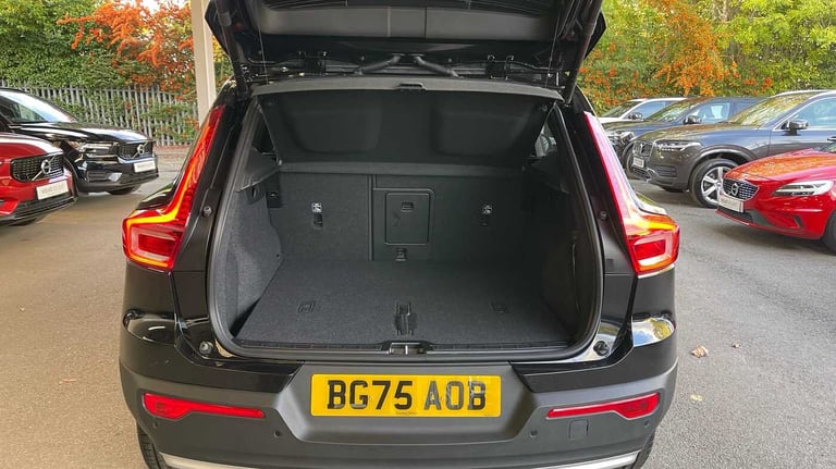 2025 Volvo XC40 2.0 B3P Ultra Dark 5dr Auto SUV Petrol Automatic
