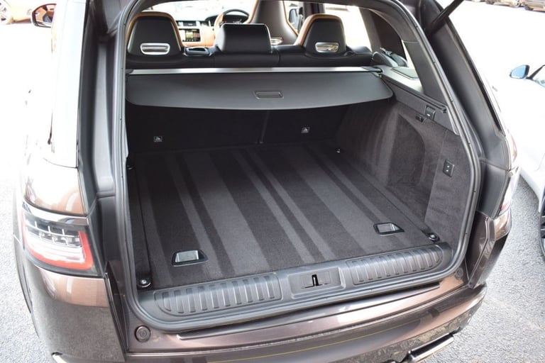 2021 62 LAND ROVER RANGE ROVER SPORT 5.0 P575 V8 SVR CARBON EDITION SUV 5DR PETR