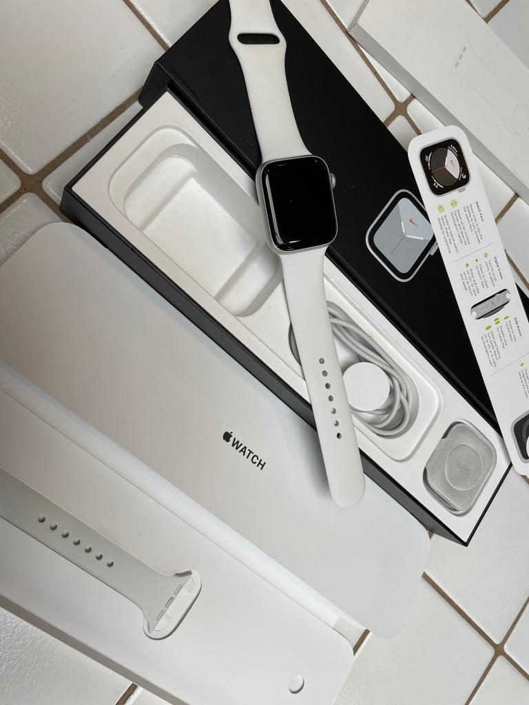 Apple Watch Series 5 44mm