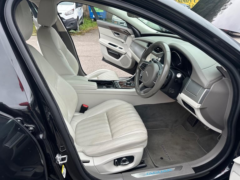 2018 Jaguar XF 2.0i Portfolio Sportbrake Auto Euro 6 (s/s) 5dr ESTATE Petrol Automatic