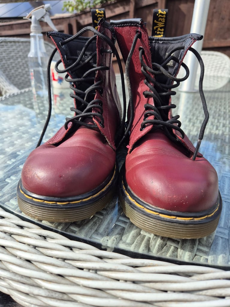 Dr Martens junior Size 3