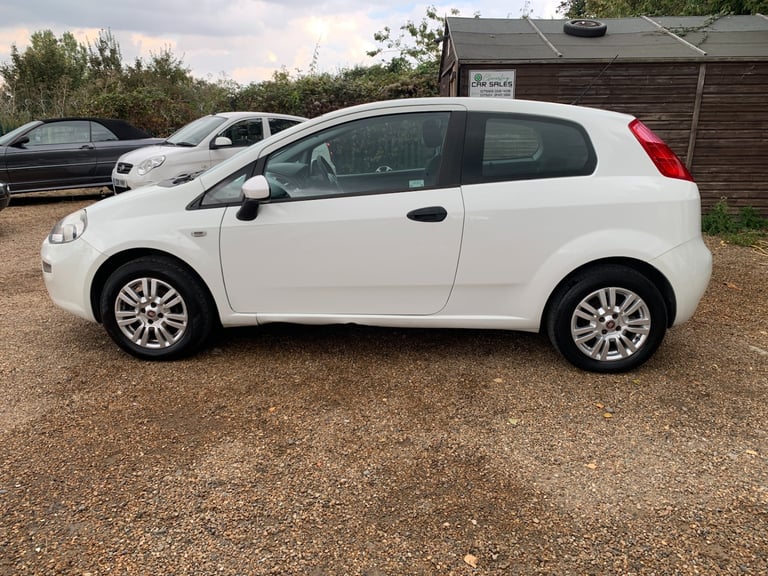 2015 Fiat Punto 1.2 Pop 3dr HATCHBACK Petrol Manual