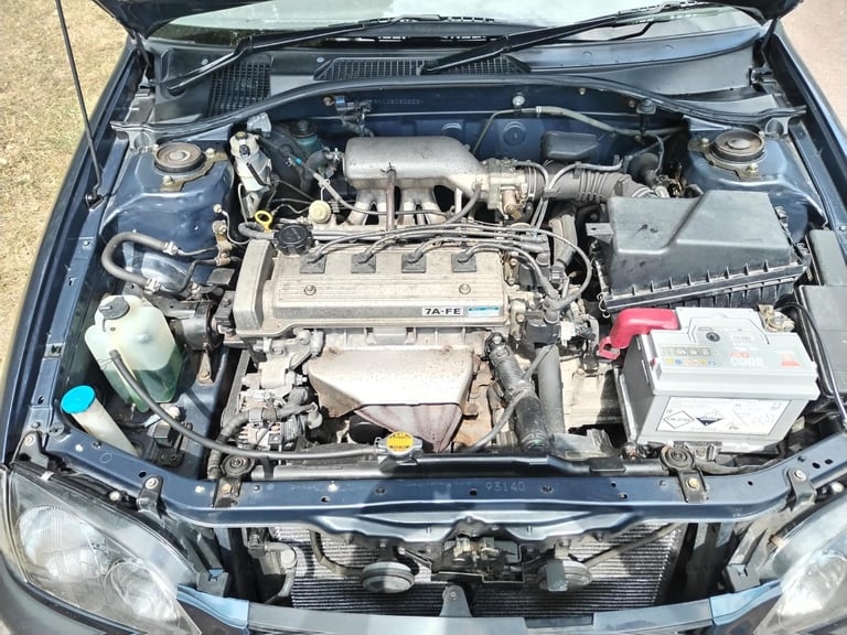 PRACTICAL CLASSIC TOYOTA AVENSIS GS 1.8 PETROL GENUINE 33K FSH 10 MOT TOW BAR