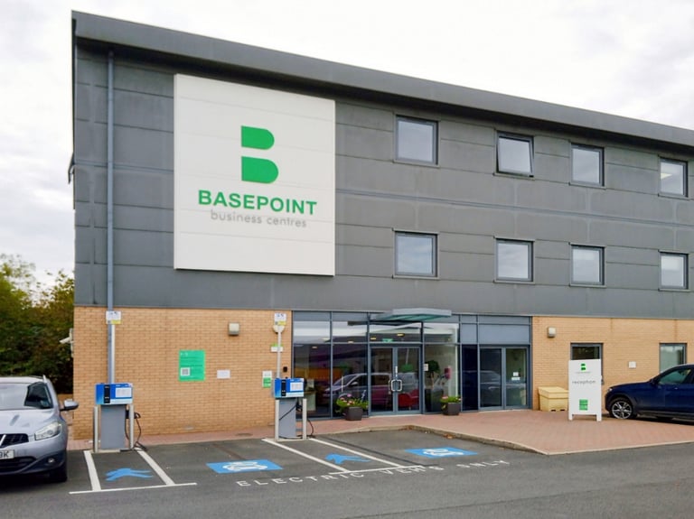 Evesham - WR11 1GP, 2 Work station private office to rent at Vale Park