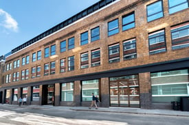 (Clerkenwell) Private Offices: 6 to 300 desks | Serviced Rental