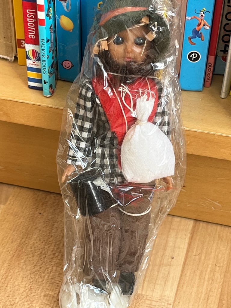 Vintage souvenir dolls 