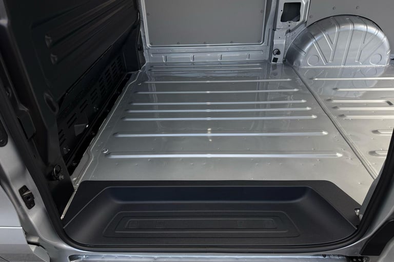 2025 Volkswagen Transporter 160kW 65kWh Commerce Pro Van Auto Van Automatic