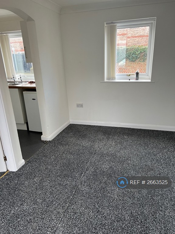 1 bedroom flat in Off Outram Street, Darlington, DL3 (1 bed) (#2663525)