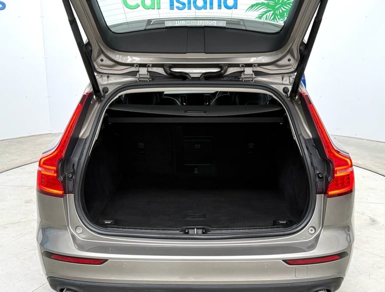 2019 68 VOLVO V60 2.0 D4 MOMENTUM ESTATE 5DR DIESEL AUTO EURO 6 (S/S) (190 PS) D