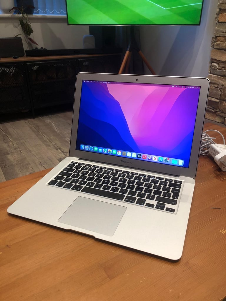 image for Apple MacBook i7 Laptop 13.3" (Monterey 2021 OS) 512Gb m.2 SSD 3.1Ghz