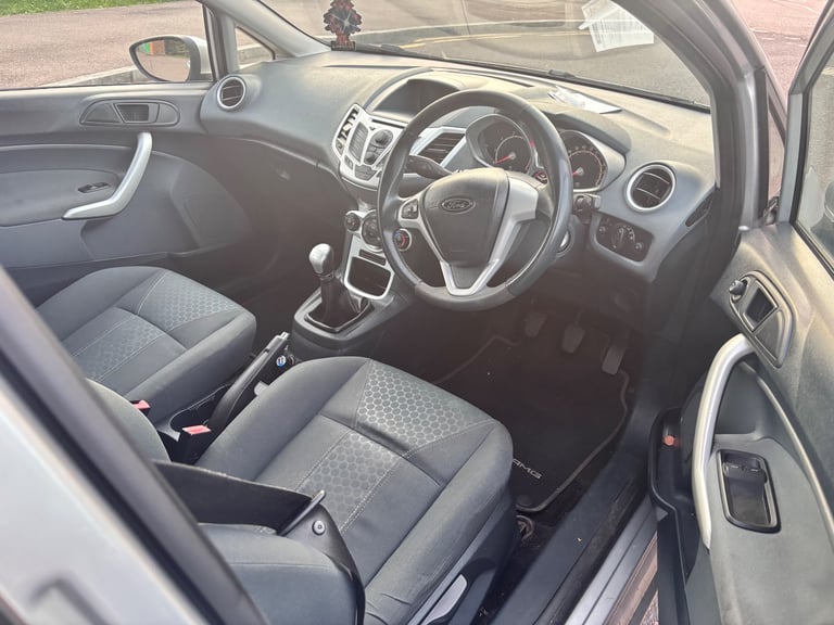 Ford fiesta 1.25 zetec 3dr 2009 petrol