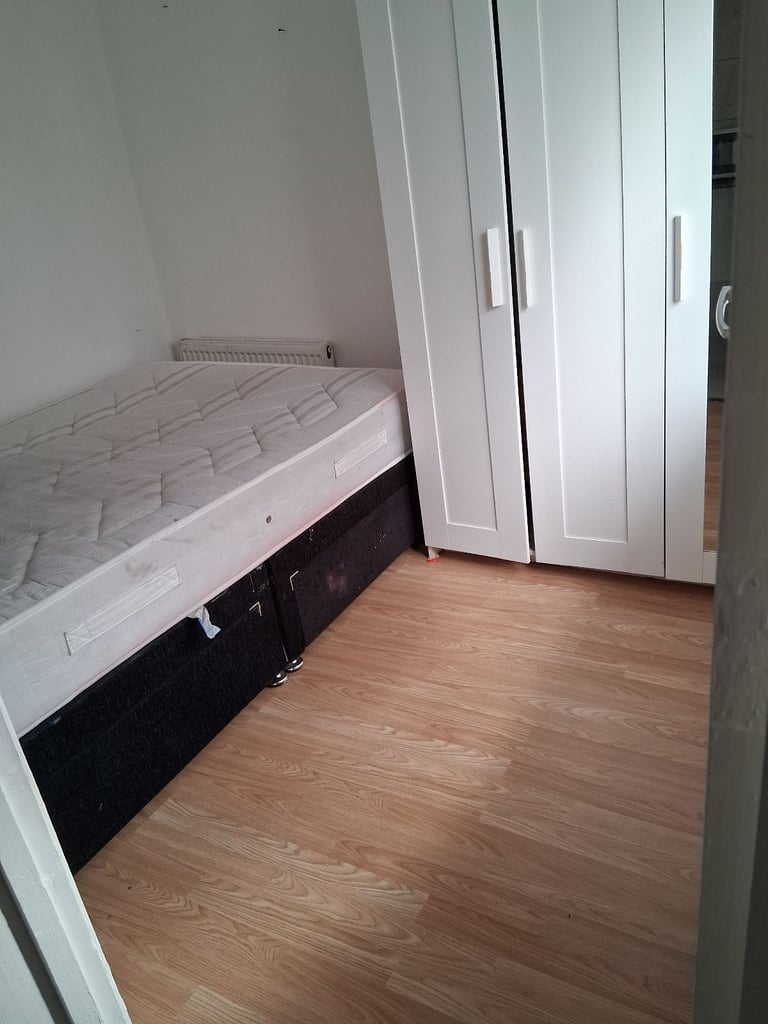 image for Room for rent