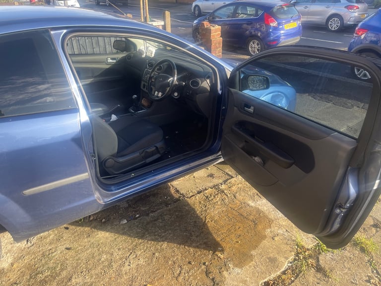 Cheap Ford, FOCUS, Hatchback, 2005, Manual, 1596 (cc),3 doors for sale in Hackney, Greater London