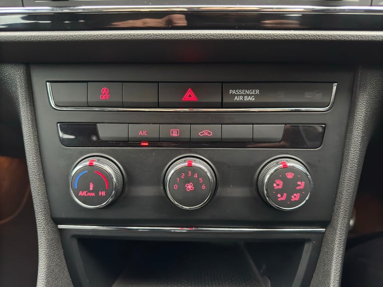 2015 Seat Leon SE Technology - New Years MOT - £20 Road Tax - 2 Keys