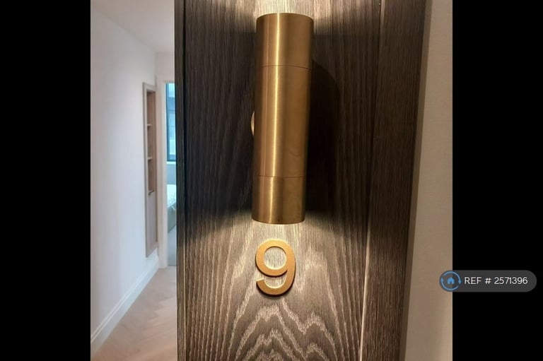 1 bedroom flat in Engine House Way, London, NW1 (1 bed) (#2571396)