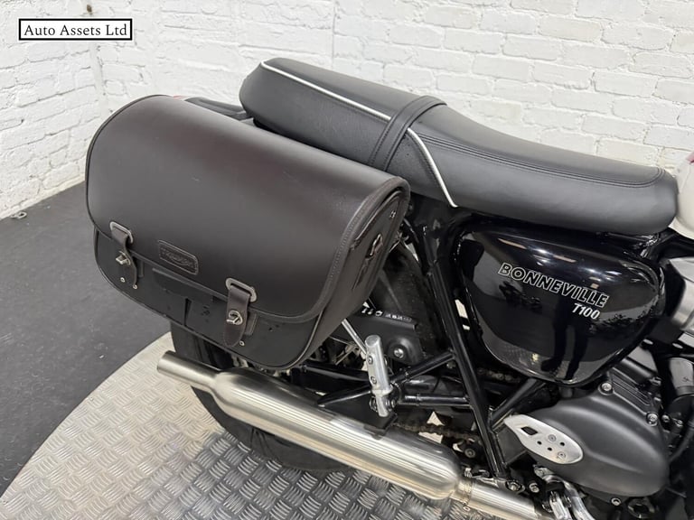 2024 Triumph BONNEVILLE Bonneville T100 (21MY) Roadster/Retro PETROL Manual