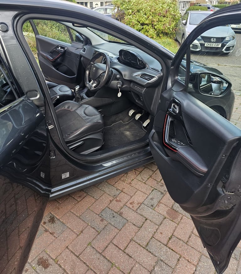 Peugeot, 208, Hatchback, 2015, Manual, 1199 (cc), 5 doors