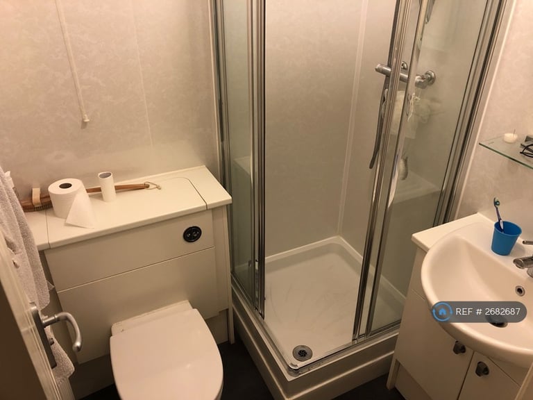 2 bedroom flat in Auchentoshan Terrace, Glasgow, G21 (2 bed) (#2682687)