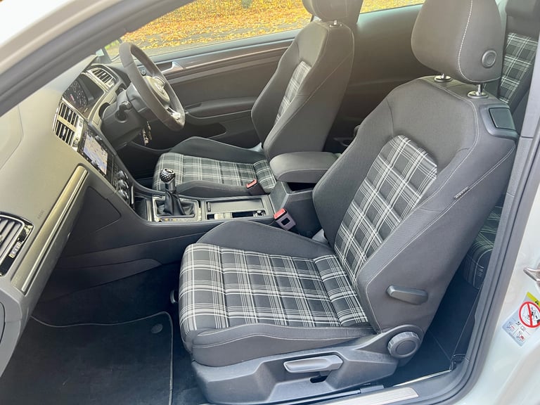 Volkswagen, GOLF GTD, Hatchback, 2017, Manual, 1968 (cc), 3 doors
