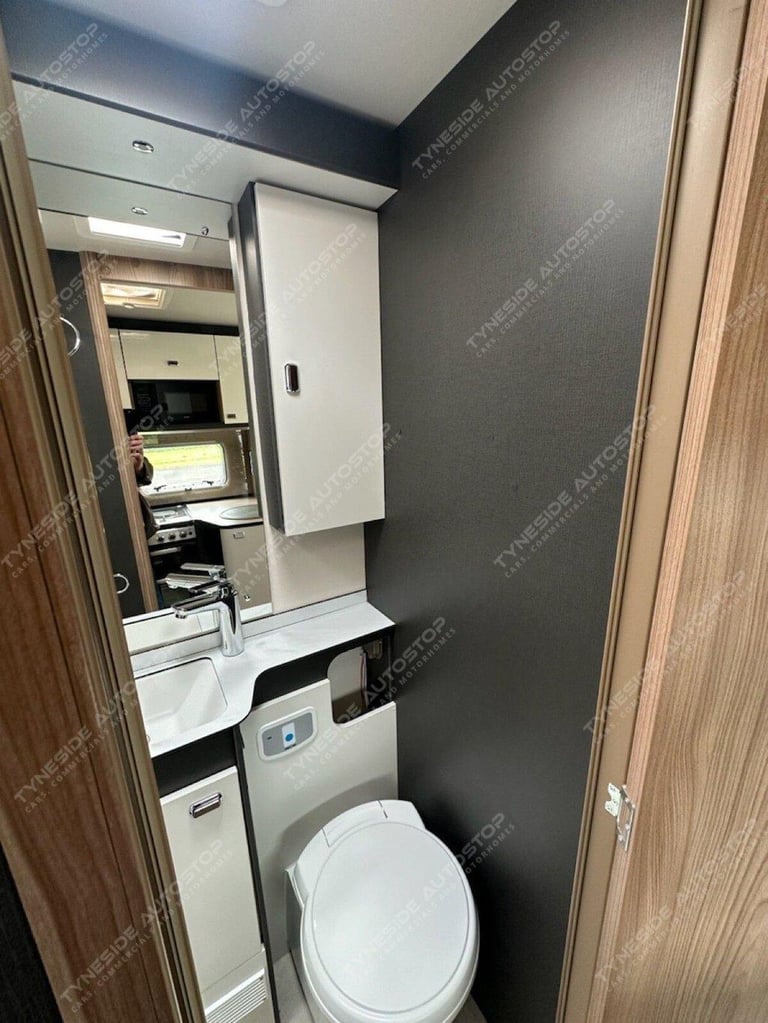 24 SWIFT KON-TIKI SWIFT KON-TIKI 774 6 BERTH MOTORHOME DIESEL