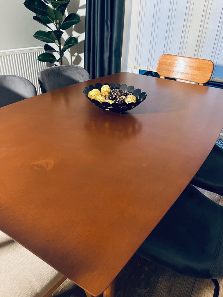 Bespoke basically new dining table set for 6  in mid.century- modern style