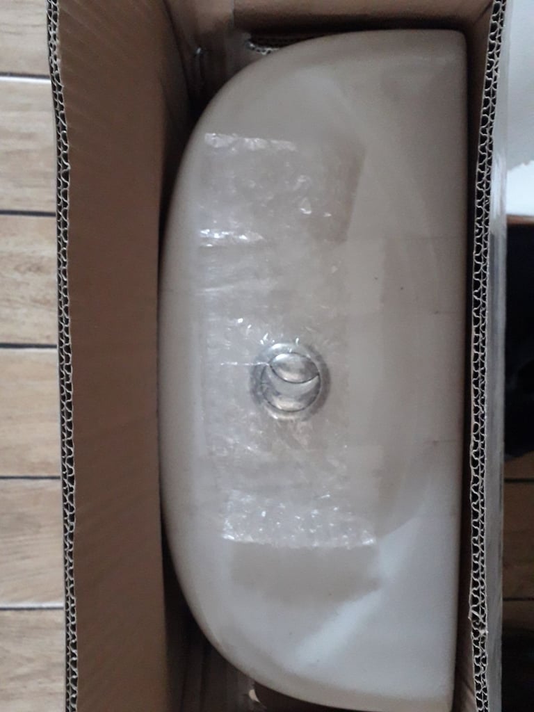 Scaffold Galaxy cc Dual Flush Cistern - Produce Code: F110010 - NEW