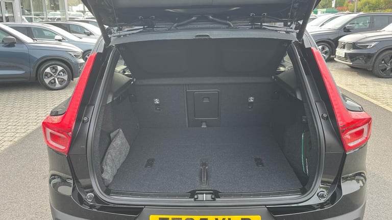 2025 Volvo XC40 2.0 B4 MHEV Plus Black Edition DCT Auto Euro 6 (s/s) 5dr ESTATE Petrol/Electric H...