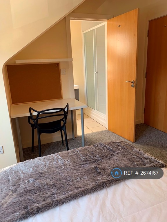 4 bedroom house in Radcliffe Mount, Nottingham, NG2 (4 bed) (#2674167)