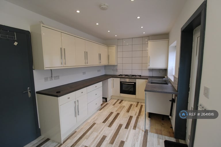 3 bedroom house in Hampden Road, Prestwich, Manchester, M25 (3 bed) (#2641616)