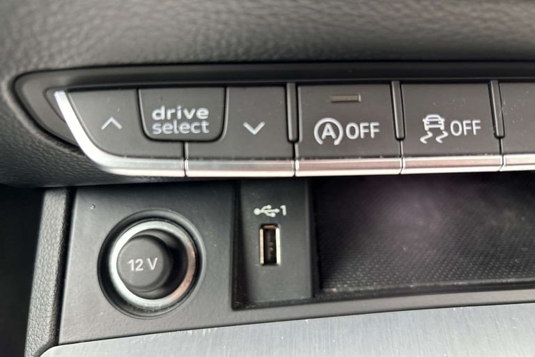 2022 Audi Q5 40 TDI Quattro S Line 5dr S Tronic SUV Diesel Automatic