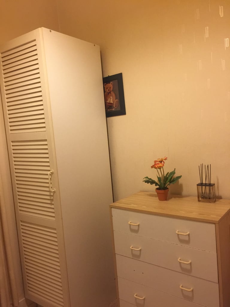  Spacious 3-Bed Flat in Dalry – Quiet Location, Excellent Transport Links