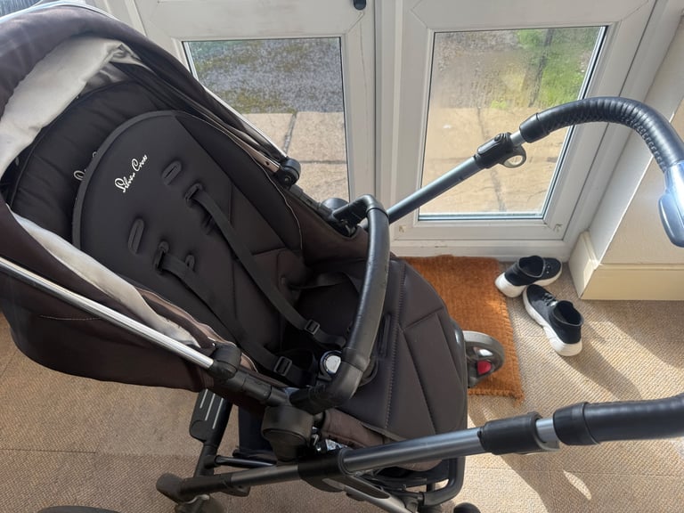 Silvercross Wayfairer baby carry cot and pushchair travel system bundles