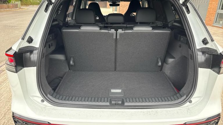 2025 Volkswagen Touran 1.5 eTSI (150ps) R-Line DSG Automatic Estate Hybrid Automatic