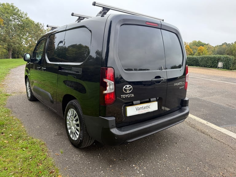 22 TOYOTA PROACE CITY ICON 50KWH AUTO APPLE CAR PLAY LWB ELECTRIC APPLE 