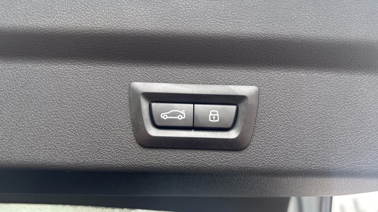 2025 BMW iX2 150kW eDrive20 M Sport 65kWh 5dr Auto [Tech/Pro] Electric Hatchback Hatchback Electr...