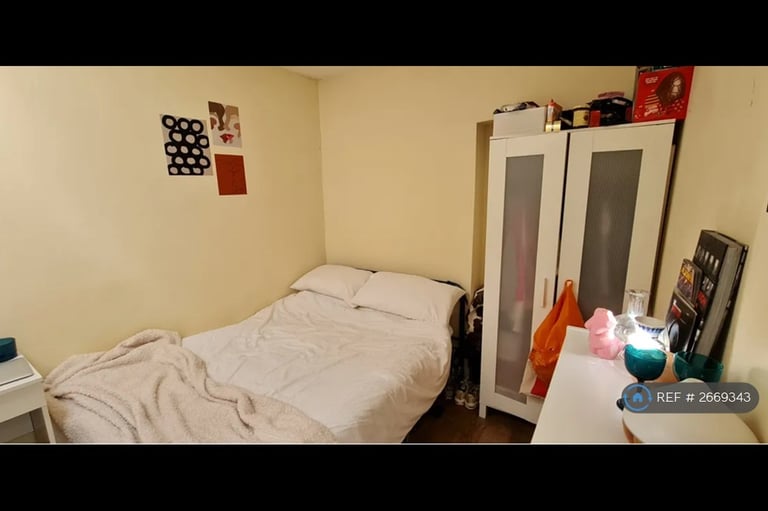 3 bedroom flat in St. Mary Road, London, E17 (3 bed) (#2669343)