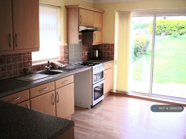 3 bedroom house in Ashbourne Road, Bradford, BD2 (3 bed) (#2669239)