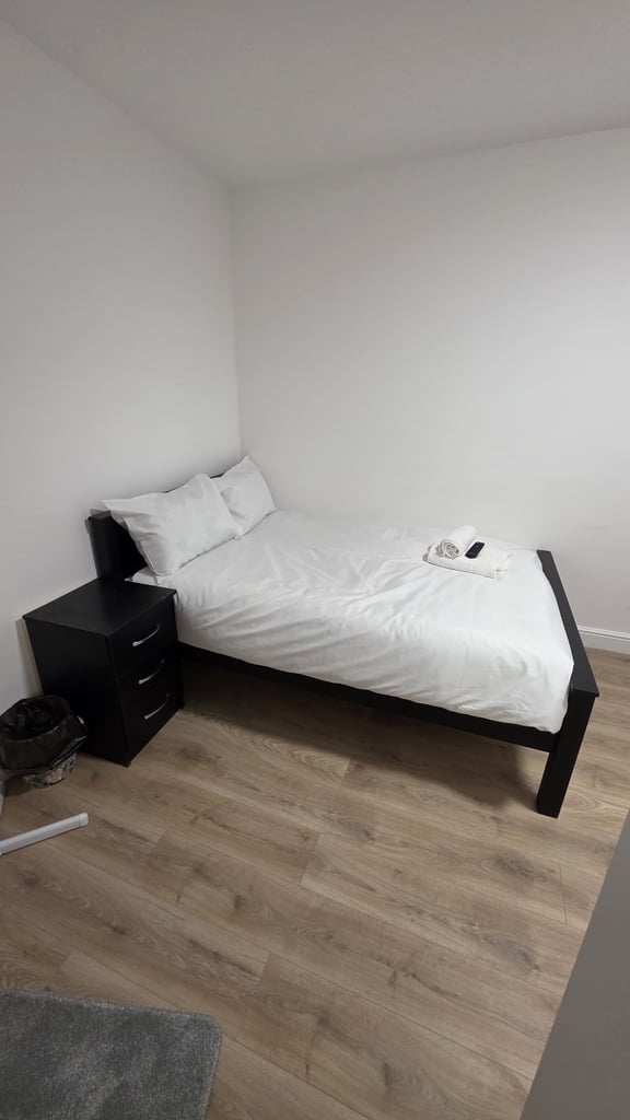 En-suite Studios available for rent short or long term 