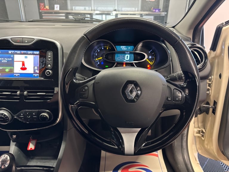 2015 Renault Clio 1.5 dCi 90 Dynamique S MediaNav Energy 5dr HATCHBACK Diesel Manual