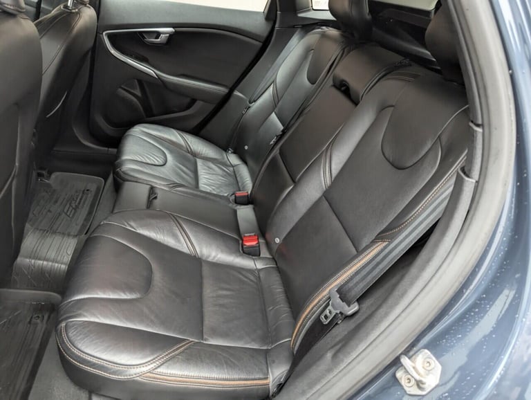 2019 Volvo V40 Cross Country 1.5 T3 Edition Hatchback 5dr Petrol Auto Euro 6 (s/s) (152 ps) 18'' ...