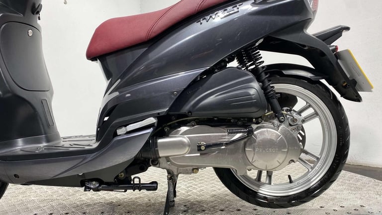 Peugeot Tweet VE 2015 LONG MOT SERVICED ONLY 1K 125CC SCOOTER