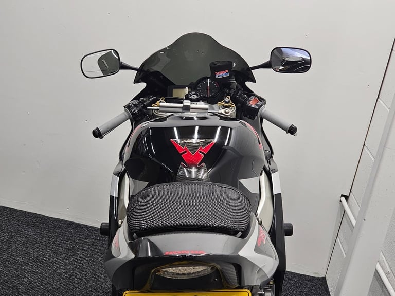 HONDA CBR900RR 929 ** SCORPION EXHAUST - OHLINS STEERING DAMPER - JUNE 26 MOT **