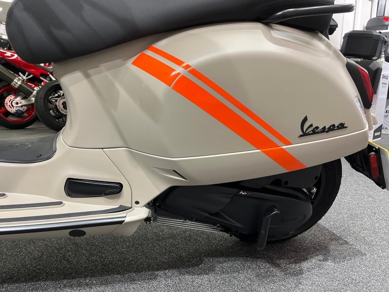Piaggio Vespa GT GTV 300 scooter, 2024
