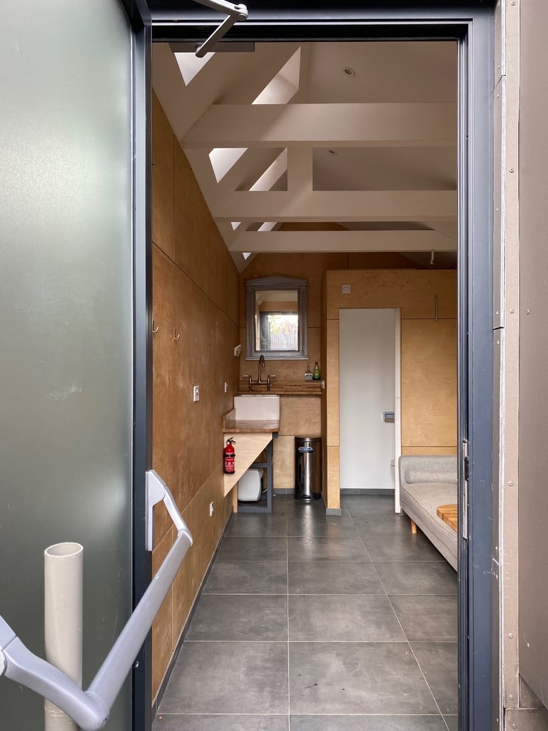 B1 Office / Artist’s Studio / Workshop Birkbeck nr Penge Crystal Palace Norwood